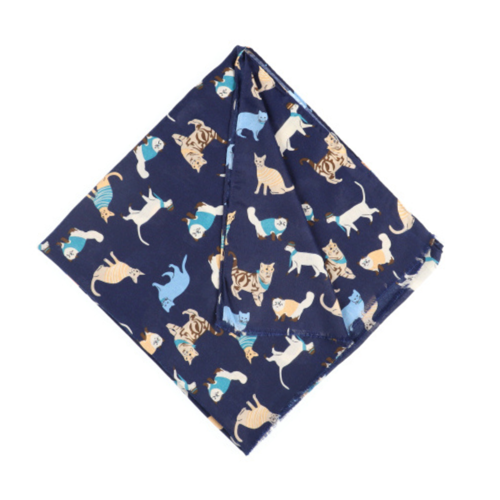 Sciarpa blu navy da collo con fantasia di gatti – Nikko (3)